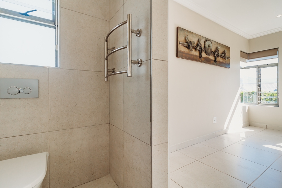 4 Bedroom Property for Sale in Kraaibosch Manor Western Cape